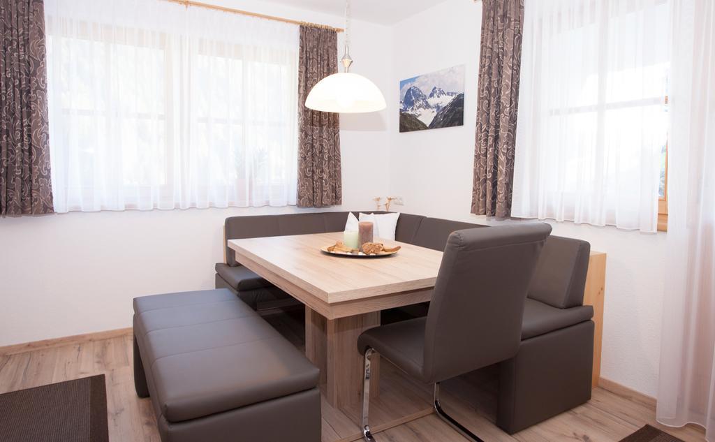 Alp Chalet Appartement Kappl  Pokoj fotografie